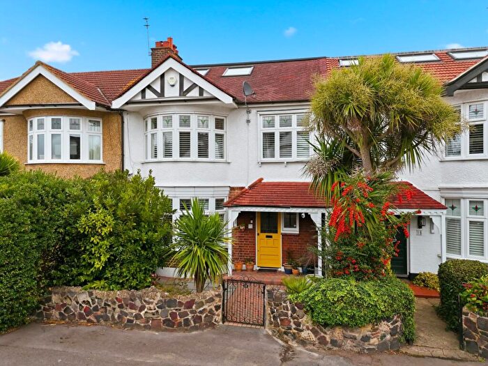 4 Bedroom House For Sale In Highstone Avenue, Wanstead, E11