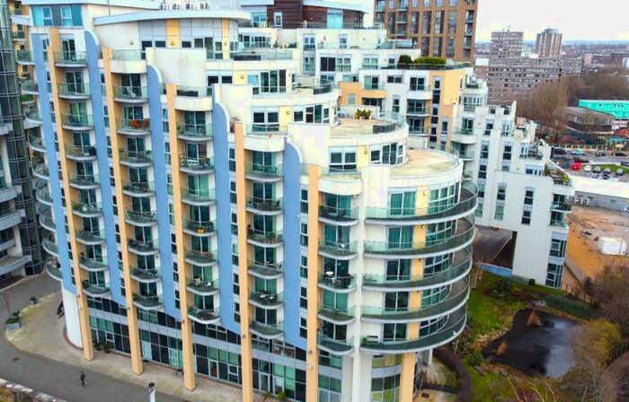2 Bedroom Flat To Rent In Orbis Wharf, Bridges Court Road, London, SW11
