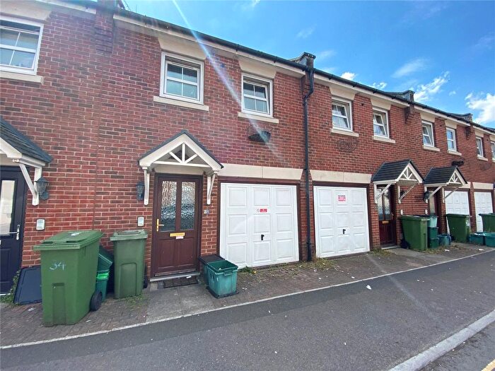3 Bedroom Town House To Rent In Market Street, Cheltenham, GL50