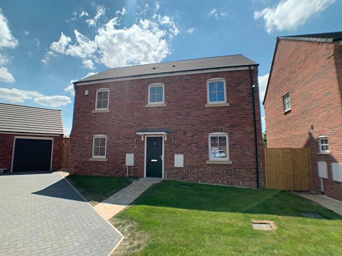 4 Bedroom Detached House To Rent In Old School Drive, Kirk Sandall, Doncaster, DN3