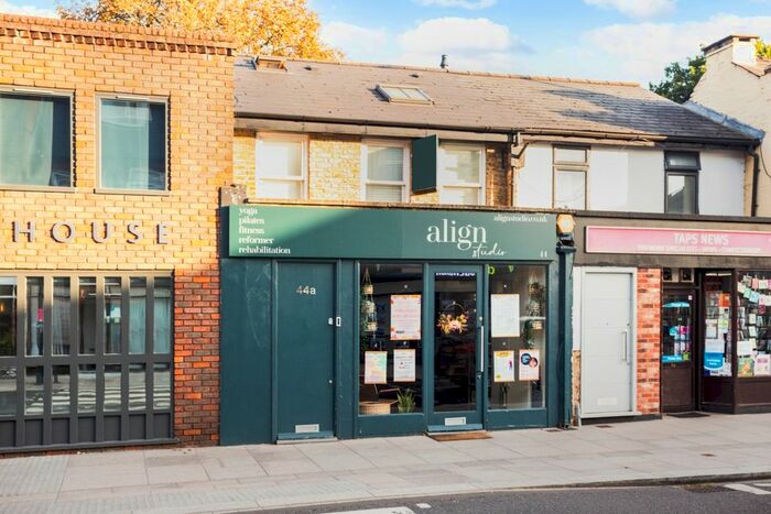 2 Bedroom Flat To Rent In High Street, Hampton Hill, Hampton, TW12