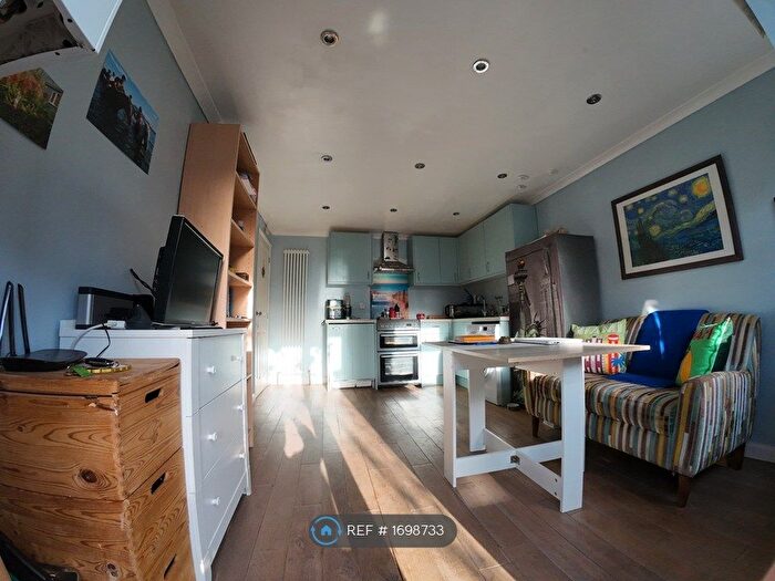 1 Bedroom Bungalow To Rent In Ernest Road, Kingston Upon Thames, KT1