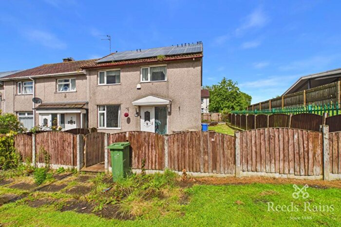 3 Bedroom Semi Detached House For Sale In Fields Farm Road, Hyde, Greater Manchester, SK14
