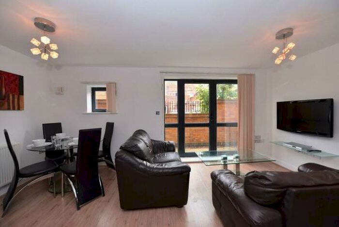 1 Bedroom Flat To Rent In Parham Drive, Ilford, IG2