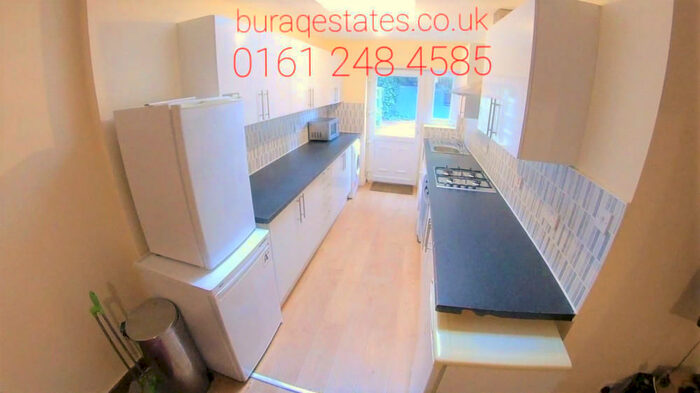 5 Bedroom Semi-Detached House To Rent In Clifton Avenue, Fallowfield, M14