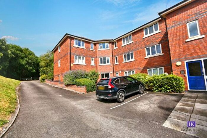 2 Bedroom Flat For Sale In High Gates Close, Bewsey, WA5
