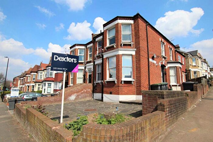 2 Bedroom Flat To Rent In Colney Hatch Lane, London, N10