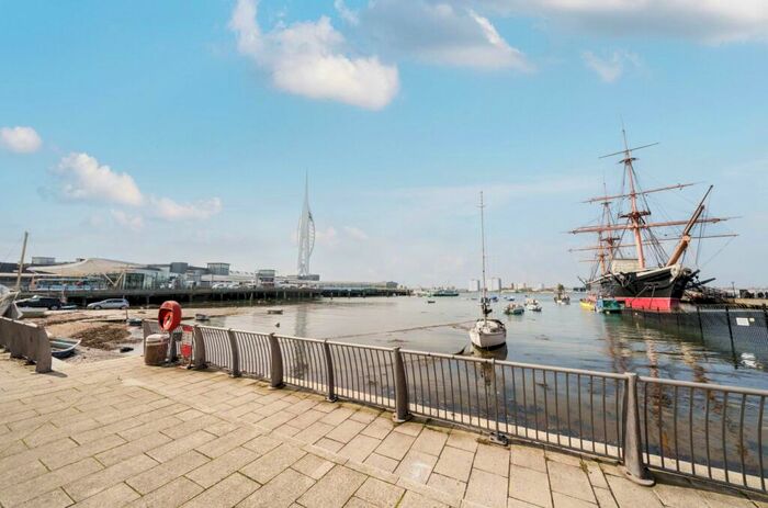 2 Bedroom Flat To Rent In The Hard, Portsmouth, PO1