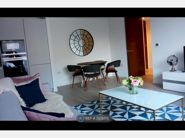 2 Bedroom Flat To Rent In Tileman House, London, SW15