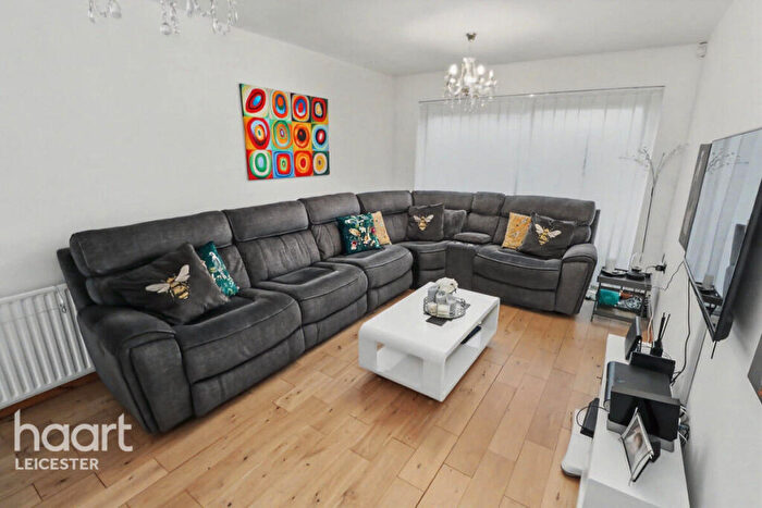 3 Bedroom Semi Detached House For Sale In Ash Tree Road, Leicester, LE2