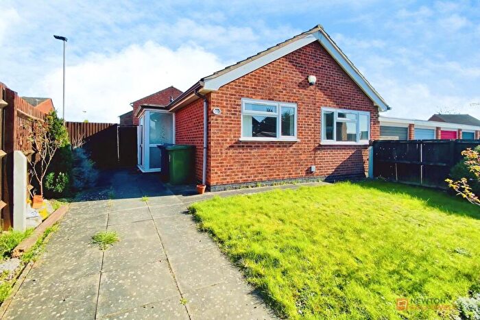 2 Bedroom Detached Bungalow For Sale In Gardenfield Road, Leicester, LE4