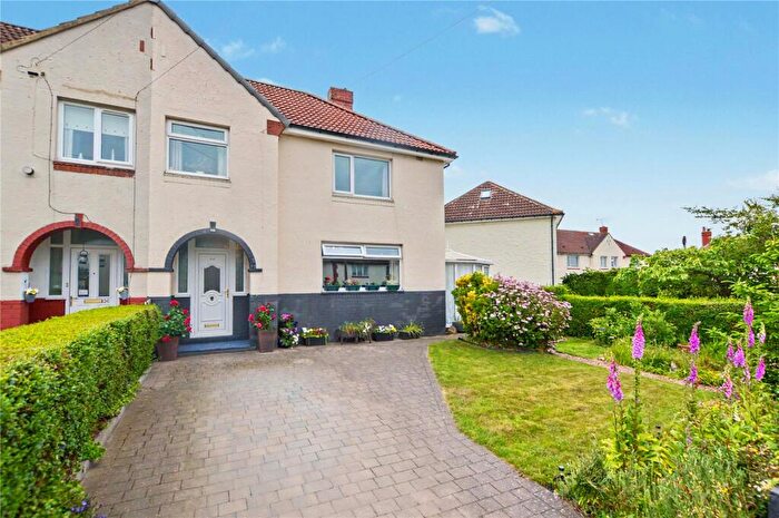 3 Bedroom Semi-Detached House For Sale In Albert Road, Oulton, Leeds, West Yorkshire, LS26