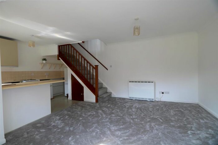 1 Bedroom Property To Rent In Tregaron Gardens, New Malden, KT3