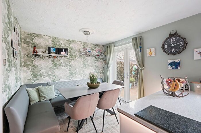 5 Bedroom Detached House For Sale In Sandown Drive, Catshill, Bromsgrove, B61