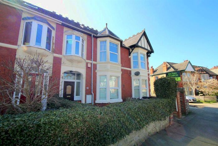 4 Bedroom Terraced House To Rent In The Mall, Swindon SN1