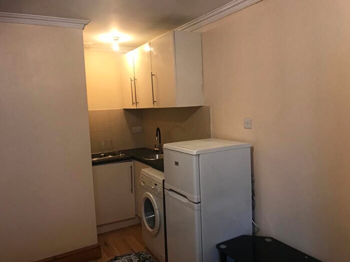 Studio To Rent In Kenton Road, Harrow, Greater London, HA3