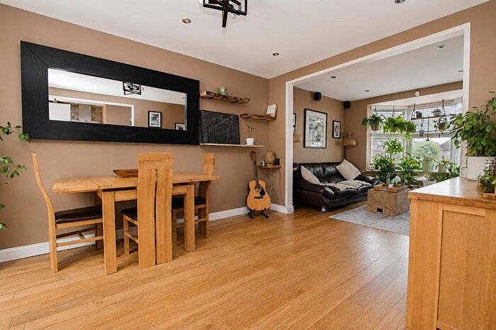 3 Bedroom Terraced House For Sale In Wigmore Road, Carshalton, SM5