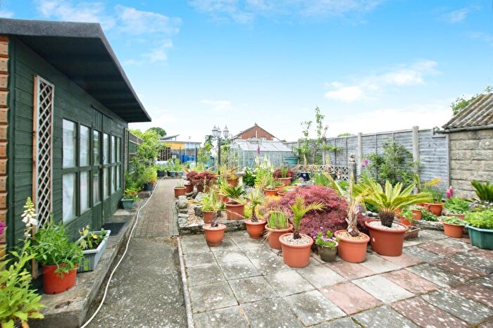 2 Bedroom Detached Bungalow For Sale In Durdells Avenue, Bournemouth, BH11