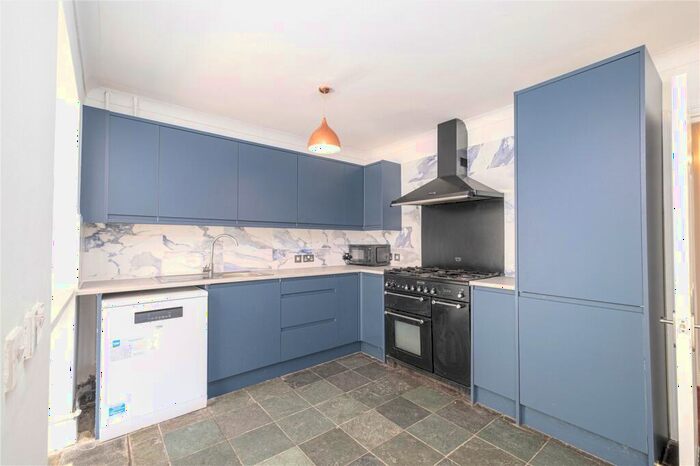 4 Bedroom House To Rent In Cornwallis Square, Islington, London, N19