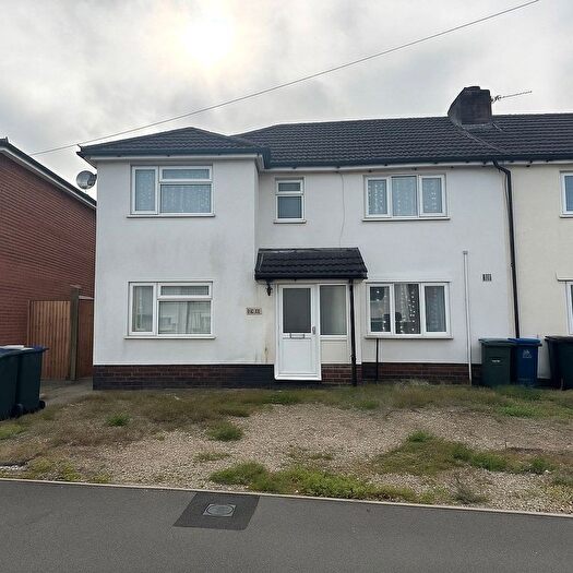 4 Bedroom End Of Terrace House For Sale In Halls Close, Whitnash, Leamington Spa, Warwickshire, CV31
