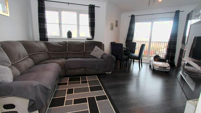 2 Bedroom Flat To Rent In Marine Drive, Barking, IG11