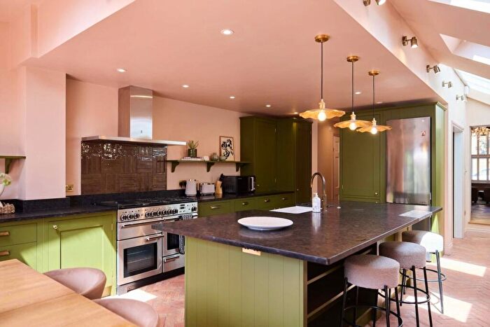 3 Bedroom Terraced House To Rent In Naylor Road London, SE15