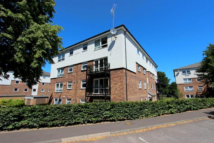 2 Bedroom Flat To Rent In Keith Park Road, Uxbridge UB10