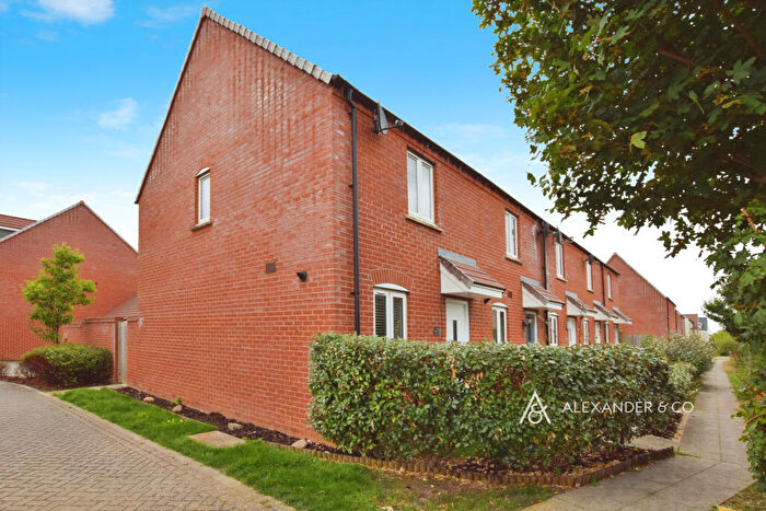 2 Bedroom End Of Terrace House To Rent In Fontwell Road, Bicester, OX26