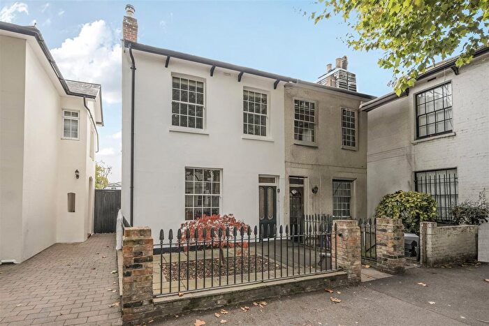 2 Bedroom Semi-Detached House For Sale In Maple Road, Surbiton, KT6