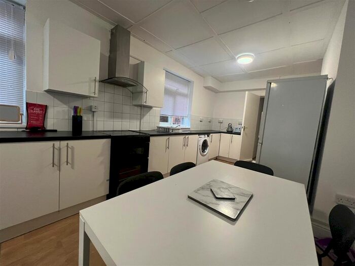 5 Bedroom Property To Rent In Kings Bench Street, Hull, HU3