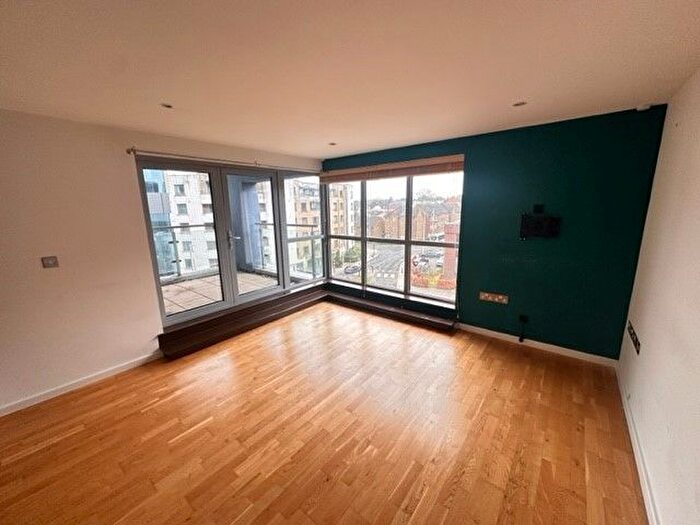 2 Bedroom Flat For Sale In Church Street East, Horsell, Woking, GU21