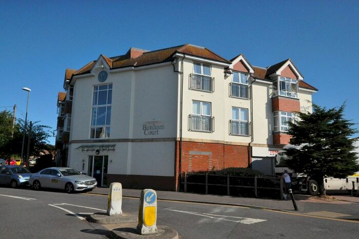 2 Bedroom Flat To Rent In Cooden Sea Road, Bexhill-On-Sea TN39