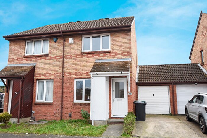 2 Bedroom Semi-Detached House To Rent In Farley Road, Gravesend, DA12