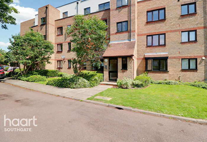 1 Bedroom Apartment For Sale In Isabella Close, London, N14