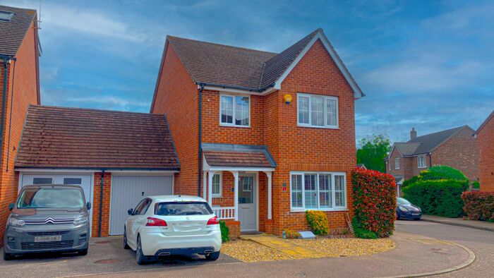 3 Bedroom Detached House To Rent In Harmonds Wood Close, Broxbourne, EN10