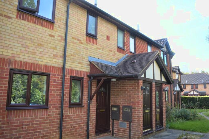 1 Bedroom Flat To Rent In Pennycress Way, Newport Pagnell, Buckinghamshire, MK16