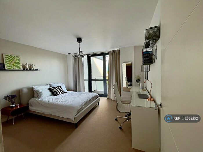 1 Bedroom Flat To Rent In Forge Square, London, E14