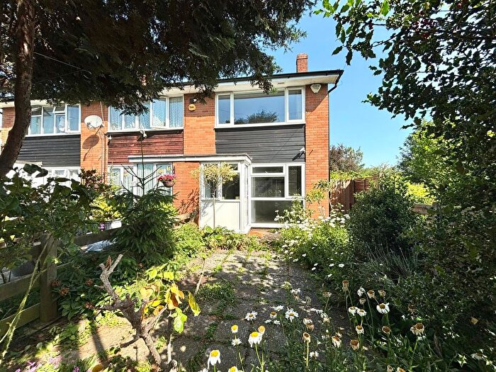 2 Bedroom End Of Terrace House To Rent In Vincent Close, Sispon, West Drayton, UB7