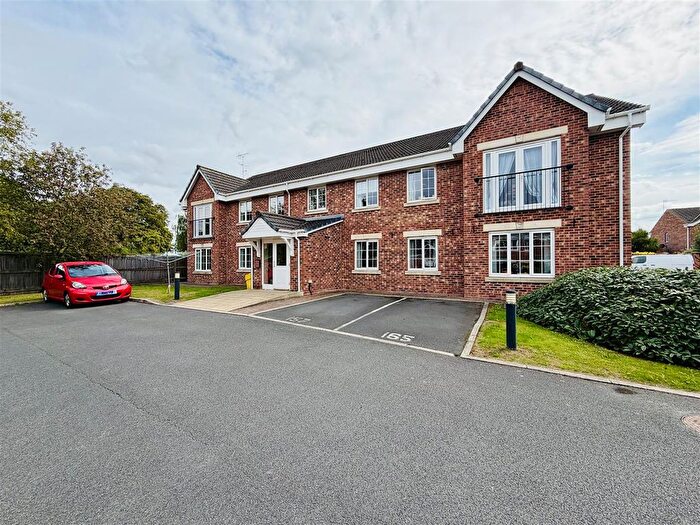 2 Bedroom Flat For Sale In Moat Way, Brayton, Selby, YO8