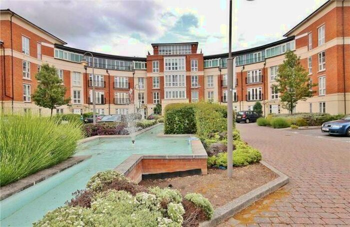 3 Bedroom Apartment To Rent In Windsor, Berkshire, SL4