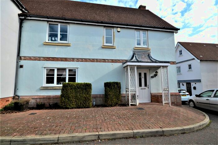 4 Bedroom Semi-Detached House To Rent In Mildmay Close, Flitch Green, CM6