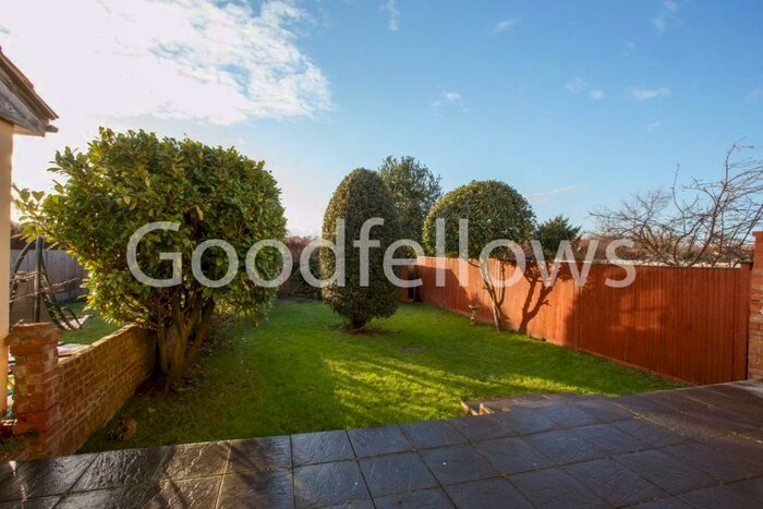 3 Bedroom House To Rent In South Park Grove, New Malden, KT3