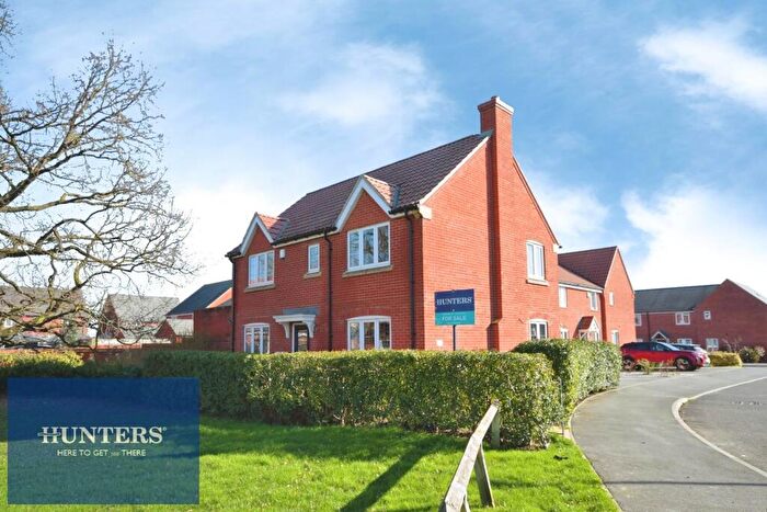 4 Bedroom Detached House For Sale In Caulfield Close, Dunston, Chesterfield, S41