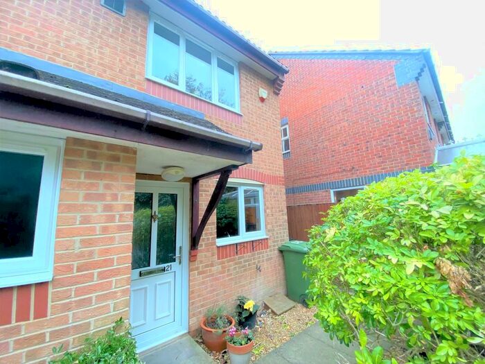 2 Bedroom Semi-Detached House To Rent In Sedgefield Close, Portsmouth, PO6