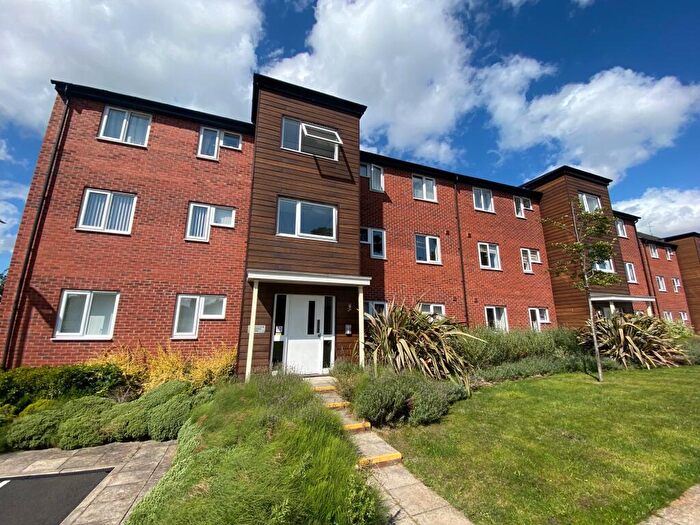 2 Bedroom Flat To Rent In Pearsons Way, Seacroft, Leeds, LS14