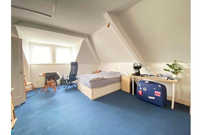 Studio To Rent In Trebovir Road, Earls Court, London, SW5