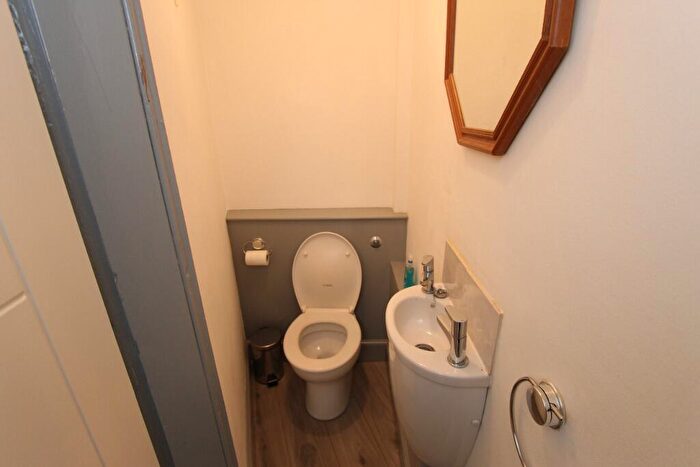 1 Bedroom Flat To Rent In Dalry Road, Dalry, Edinburgh, EH11