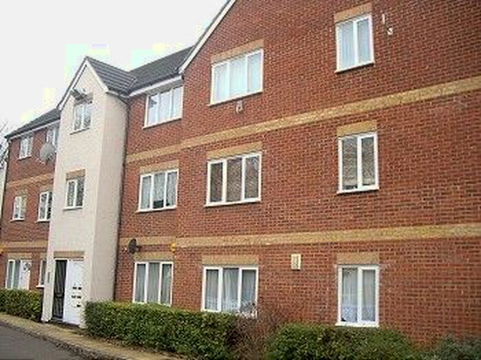 2 Bedroom Flat To Rent In Fenman Gardens, Ilford IG3