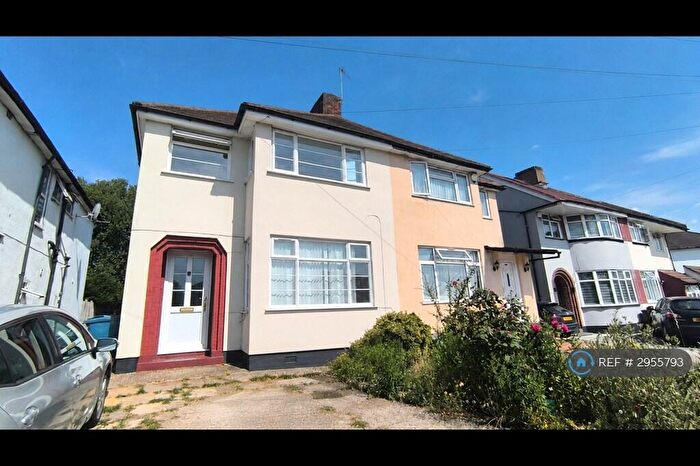 3 Bedroom Semi-Detached House To Rent In Kenton Lane, Harrow, HA3
