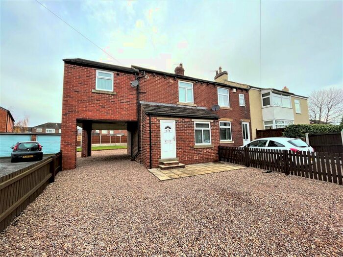 3 Bedroom Property To Rent In South Parade, Ossett, WF5